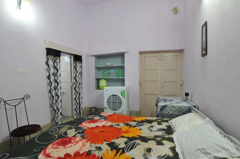 Jheelam- Grey Room