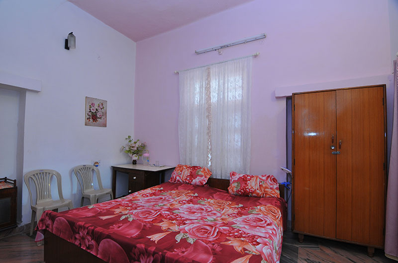 Jheelam- Pink Room-3